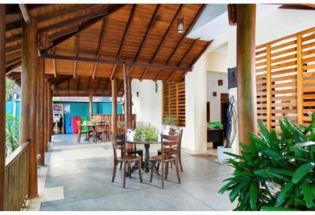 Ocean Gate Villa Tangalle Exterior photo